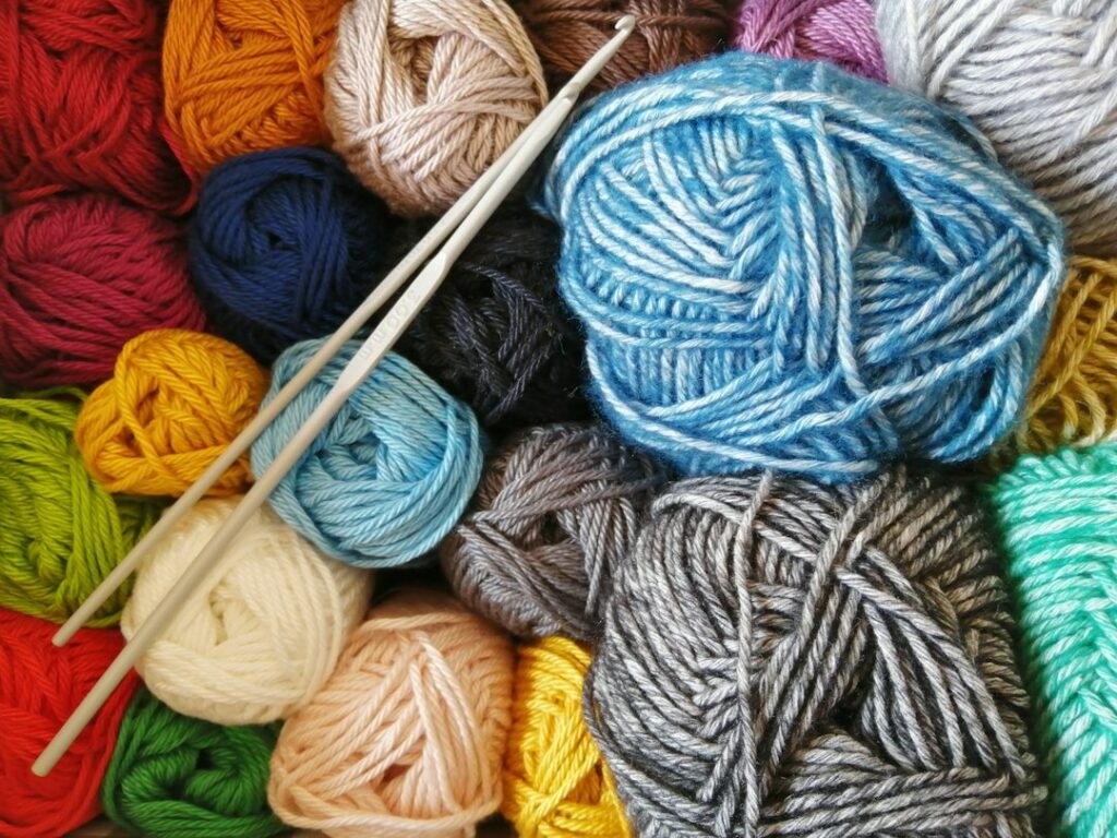 Pelotes de laine colorées