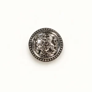 Bouton argenté blason au lion
