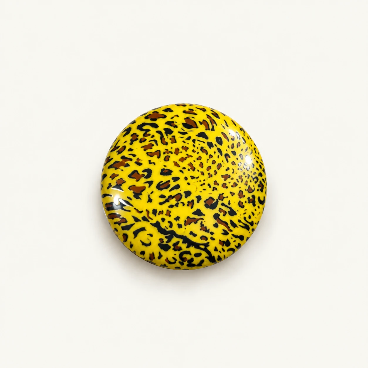 Bouton jaune imprimé léopard
